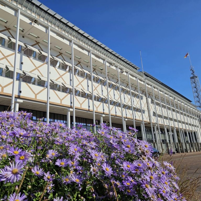 gemeentehuis overdag 3 LR